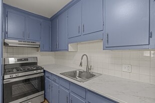 Summercrest Apartments in Waynesboro, VA - Building Photo