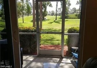 175 Turtle Lake Ct in Naples, FL - Building Photo - Building Photo