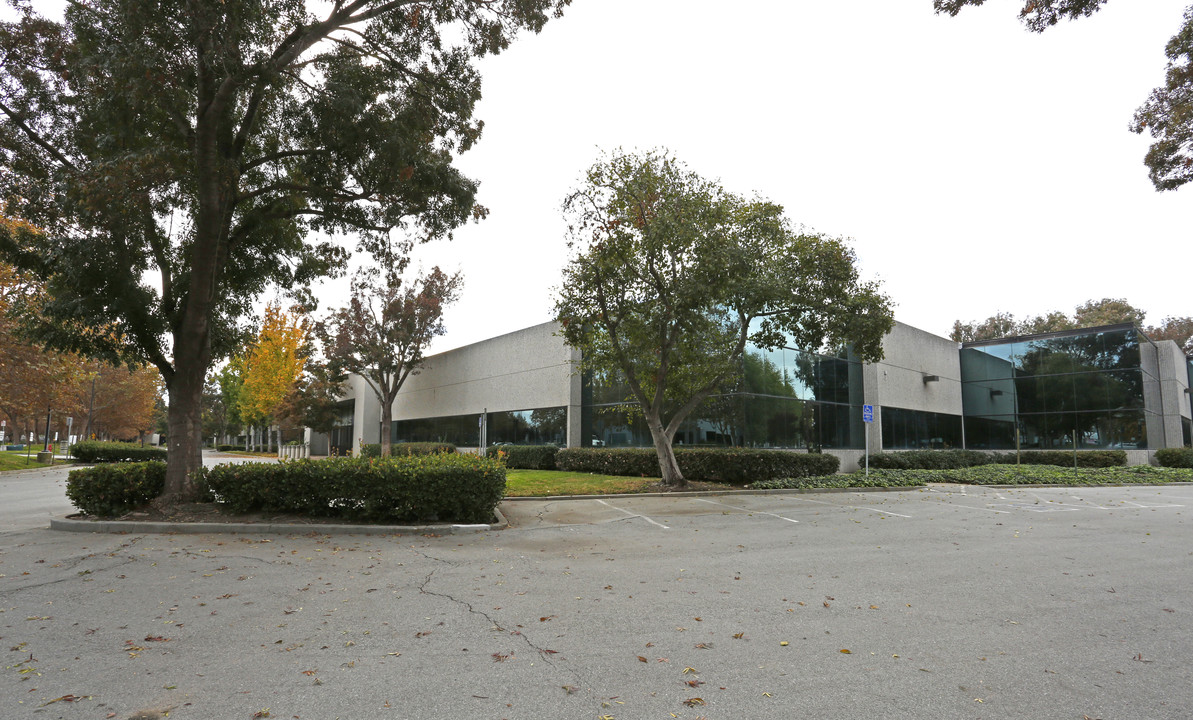 1463-1589 Centre Pointe Dr in Milpitas, CA - Building Photo