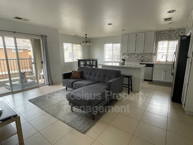 1459 Claude Ln in Chula Vista, CA - Foto de edificio - Building Photo