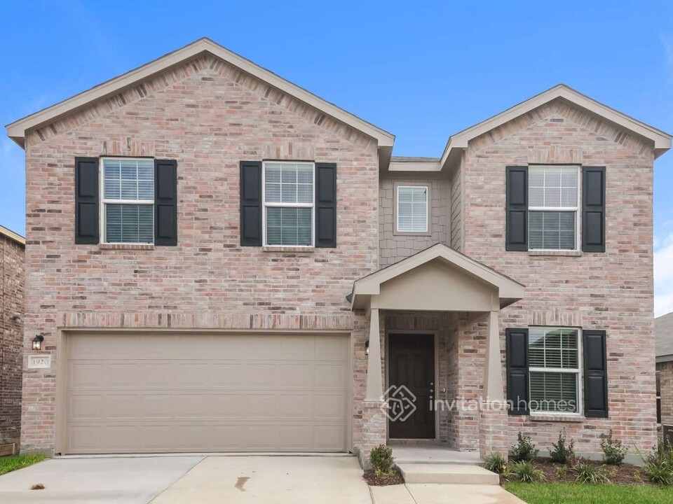 1920 Cherry Bark Ln in Forney, TX - Foto de edificio