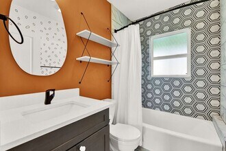 2435 E 10th St in Tulsa, OK - Building Photo - Building Photo