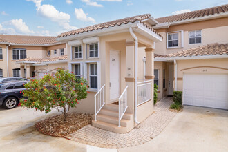 Las Brisas in Bonita Springs, FL - Building Photo - Building Photo