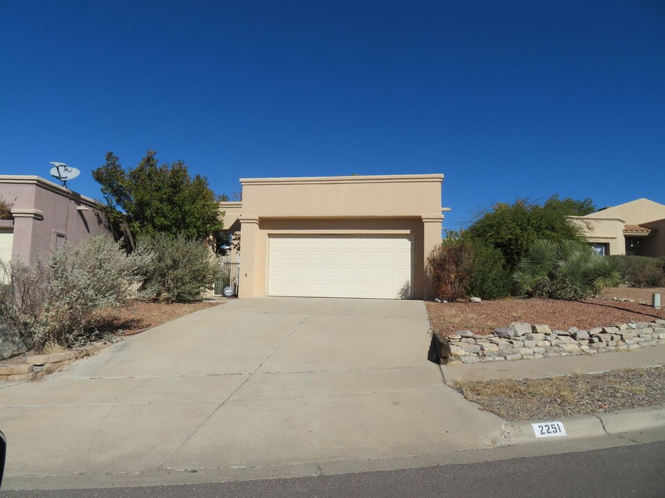 2251 San Felipe in Las Cruces, NM - Building Photo