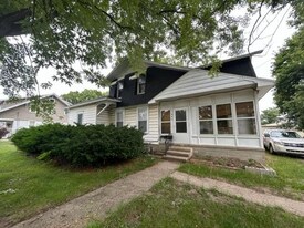 842 Capital Ave NE in Battle Creek, MI - Building Photo