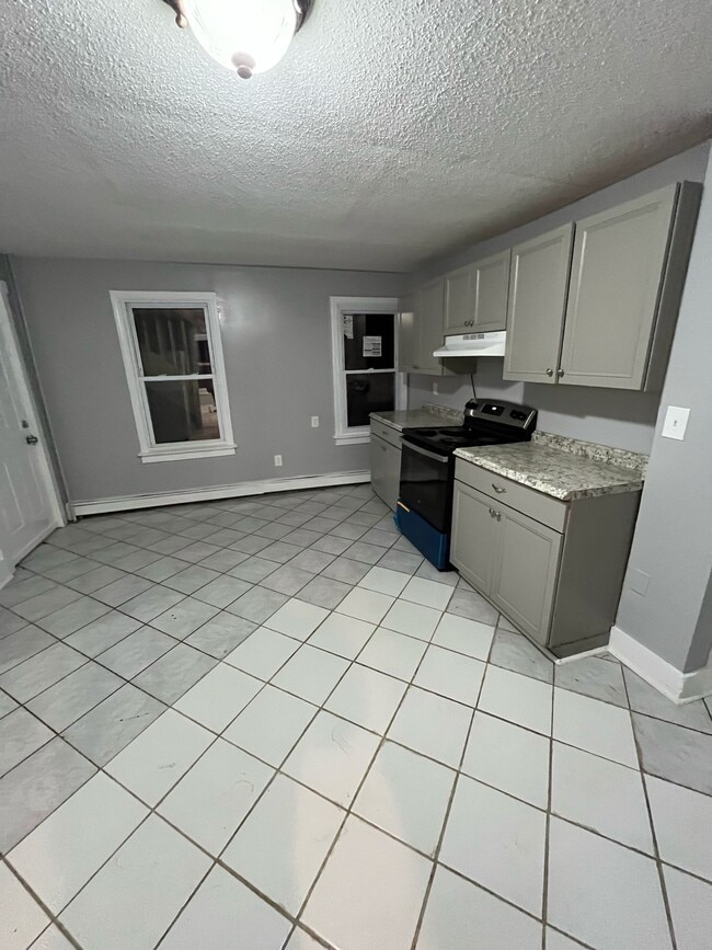 226 Farmington Ave, Unit 1