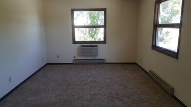 2641 George St, Unit K in La crosse, WI - Building Photo - Building Photo