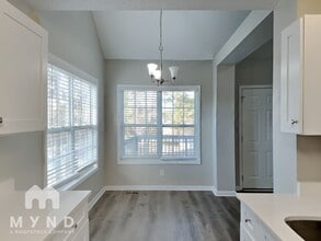 17 Richmond Dr in Hiram, GA - Foto de edificio - Building Photo