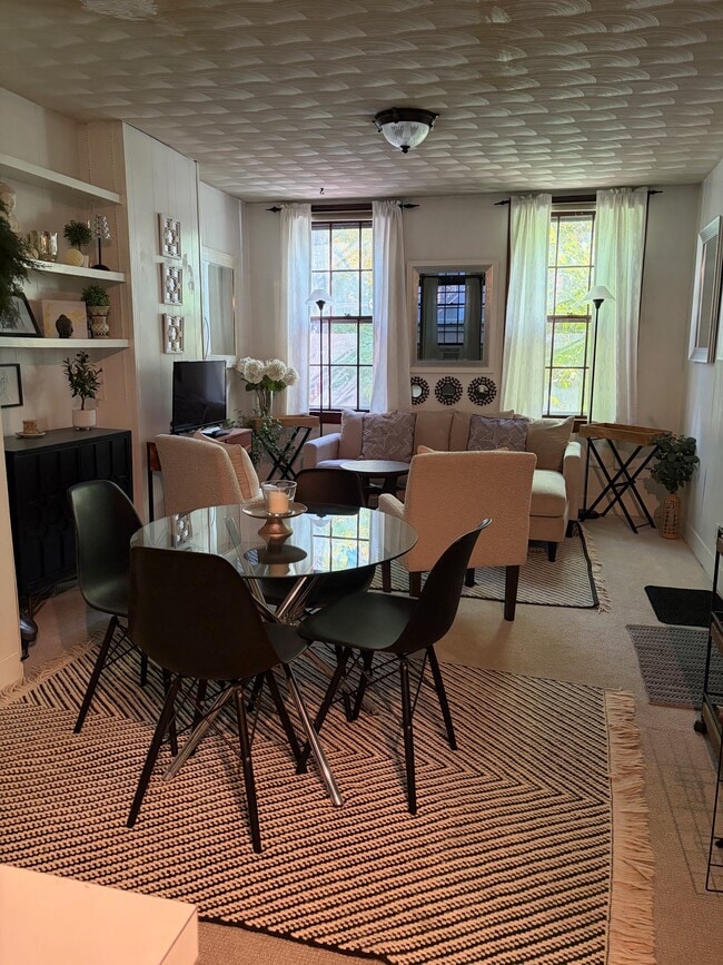 27 S Russell St, Unit 1 in Boston, MA - Building Photo - Building Photo