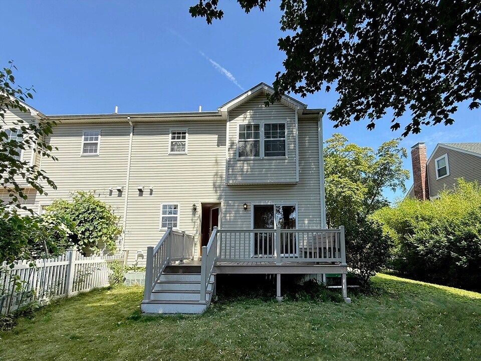 52 Grant St in Newton, MA - Foto de edificio