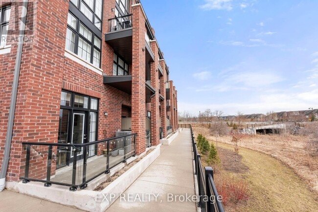 2-302 Linsmore Pl