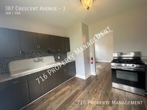 387 Crescent Ave in Buffalo, NY - Building Photo - Building Photo