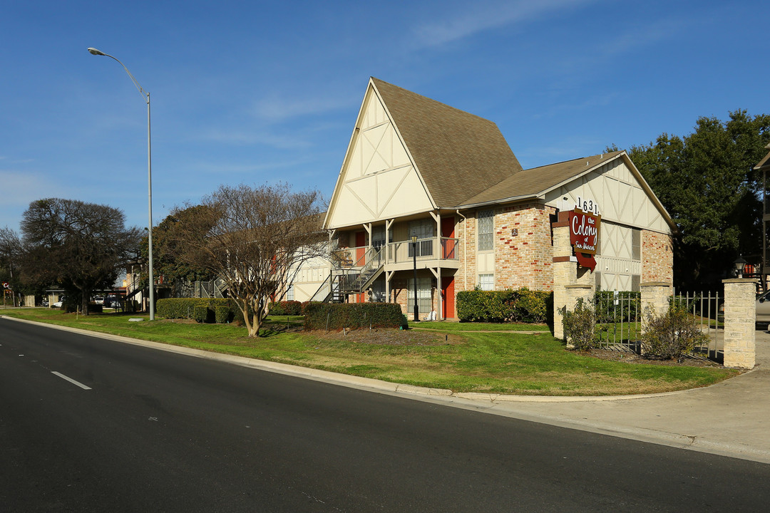 The Colony of San Marcos in San Marcos, TX - Building Photo