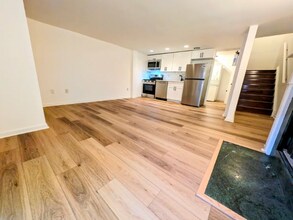 738 11th St NE, Unit 2 in Washington, DC - Building Photo - Building Photo