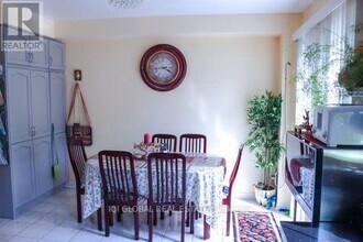 5611 Palmerston Crescent in Mississauga, ON - Building Photo - Building Photo