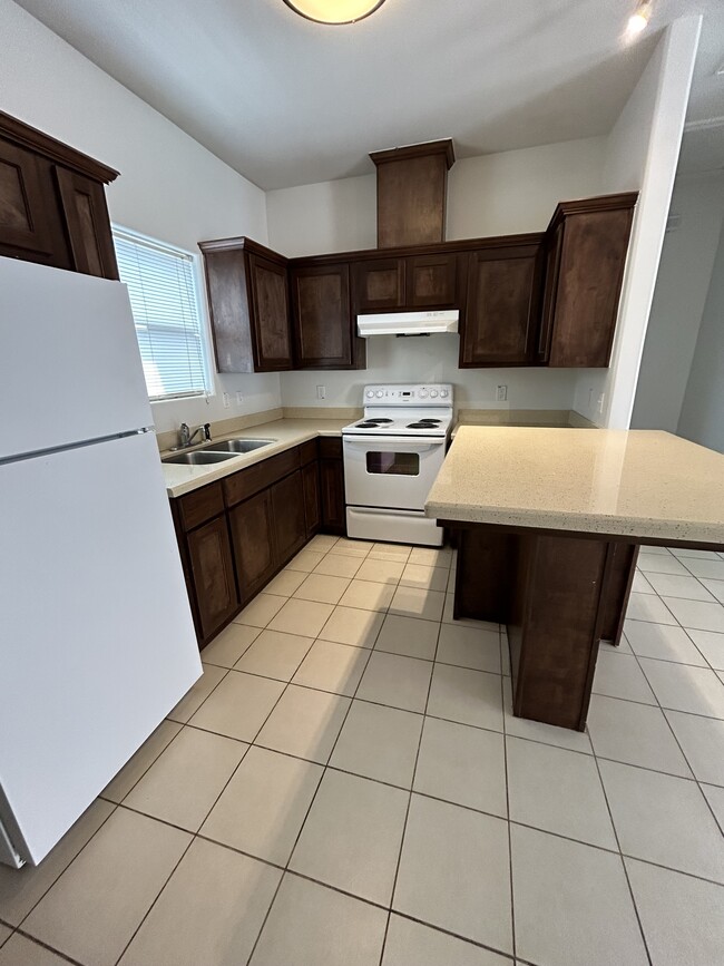 3001 Diamondhead Ave in Alton, TX - Building Photo - Building Photo