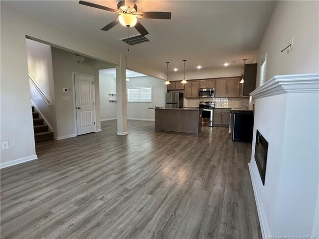 158 Ledgebrook Ln in Raeford, NC - Foto de edificio - Building Photo