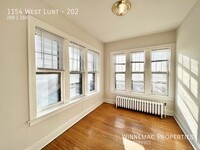 1154 W Lunt Ave in Chicago, IL - Building Photo - Building Photo