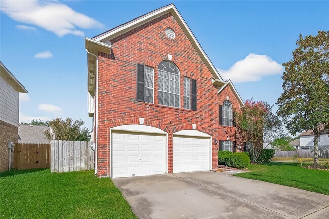 8302 Cliffshire Ct in Houston, TX - Building Photo - Building Photo