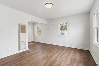 700 1/2 S West Ave in Springfield, MO - Building Photo - Building Photo