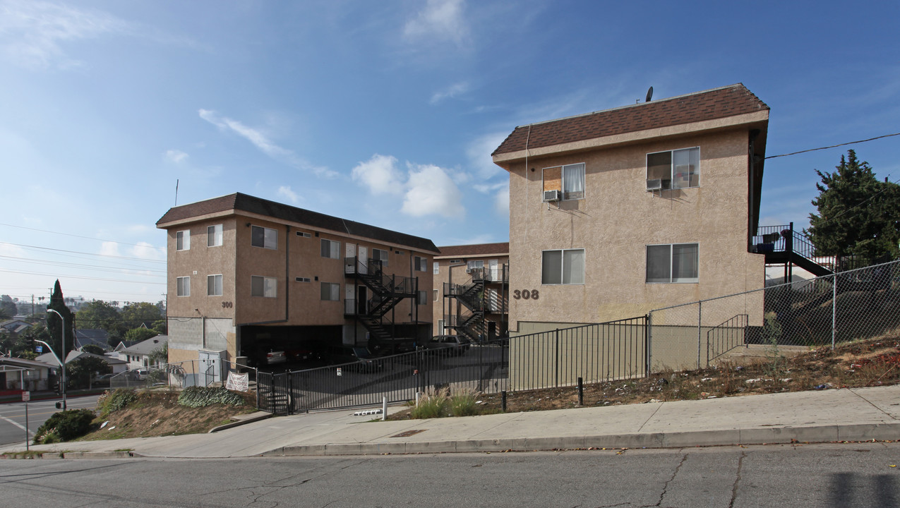 408 Isabel St in Los Angeles, CA - Building Photo