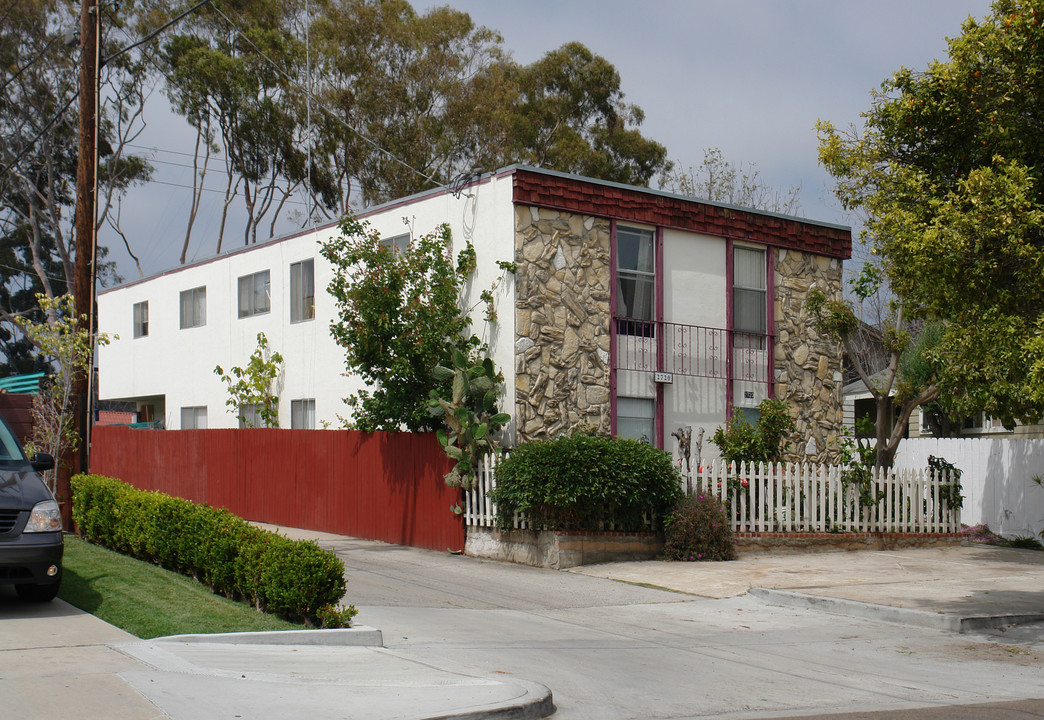 2720 Figueroa Blvd in San Diego, CA - Foto de edificio