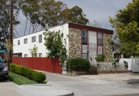 2720 Figueroa Blvd Apartamentos