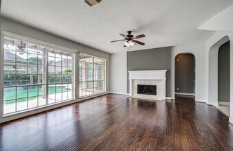 1311 Hopkins Park Dr in Houston, TX - Building Photo - Building Photo
