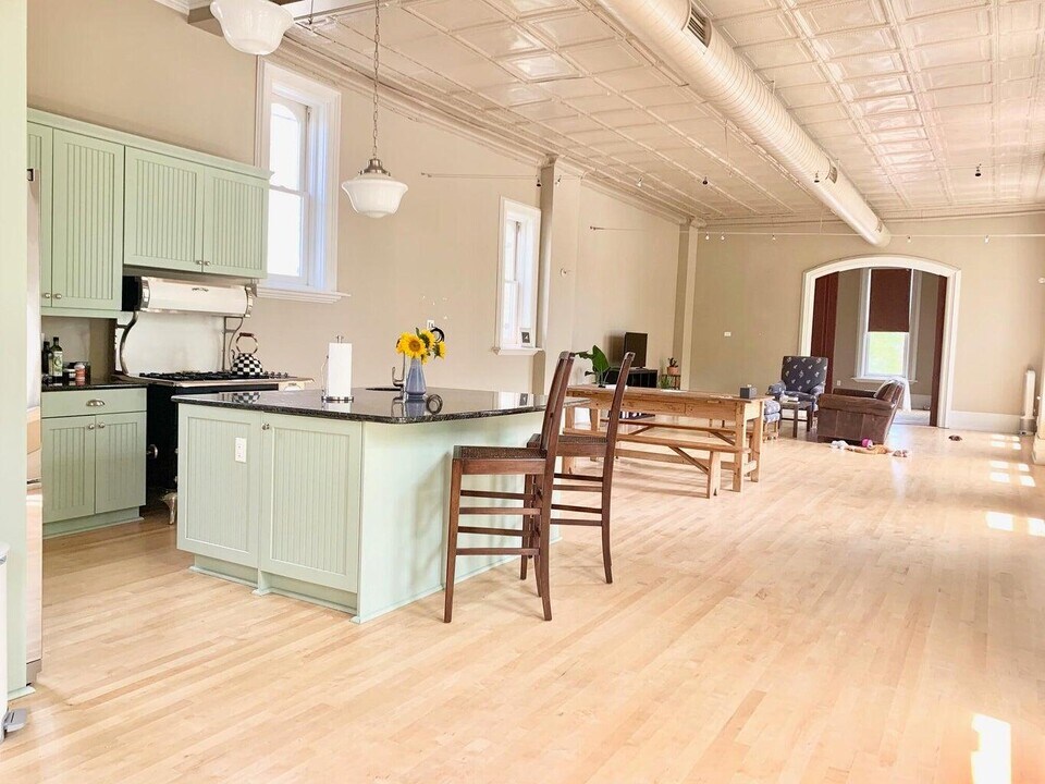 1001 North Dr. Martin Luther King Jr. Drive in Milwaukee, WI - Building Photo