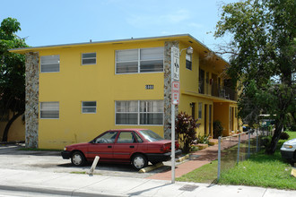 5980 W Flagler St in Miami, FL - Foto de edificio - Building Photo