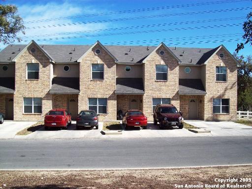 4005 St Charles Bay in San Antonio, TX - Building Photo