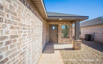 7707 Date Ave in Lubbock, TX - Building Photo - Building Photo
