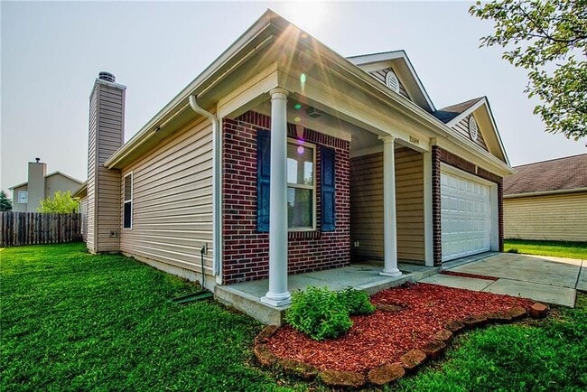 15584 Dusty Trail in Noblesville, IN - Building Photo - Building Photo