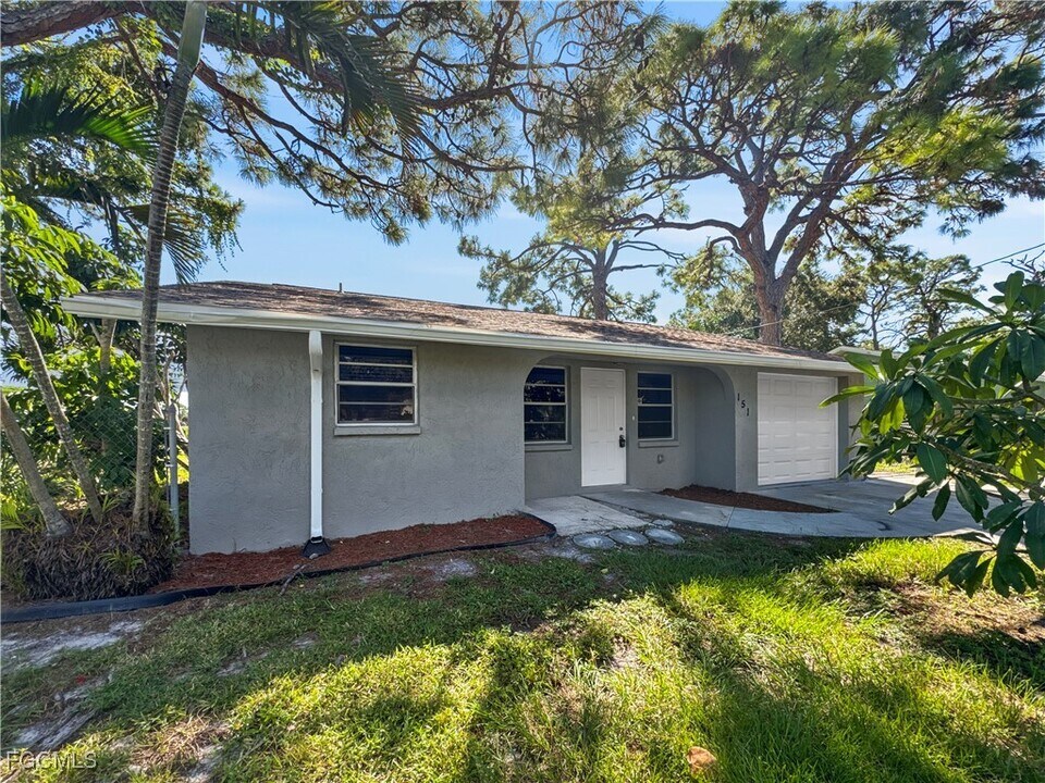 151 Michigan Ave in Englewood, FL - Building Photo