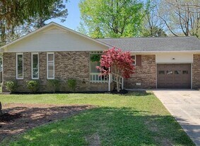 1911 Glen Davis Ln in Oxford, AL - Building Photo
