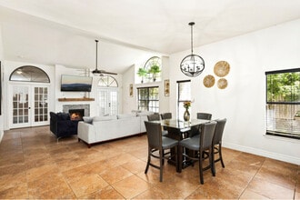 9835 Logans Ridge Dr in Converse, TX - Building Photo - Building Photo