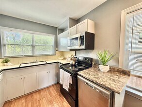 2027 Sheridan St in Houston, TX - Foto de edificio - Building Photo