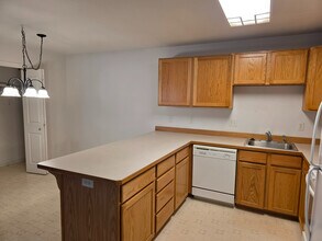 931 NE Hidden Valley Dr in Bend, OR - Building Photo - Building Photo