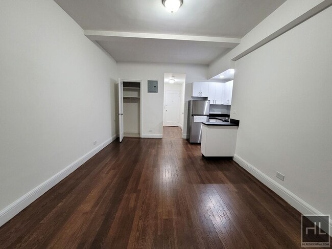 property at 140 E 46th St