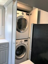 749 Center Pl, Unit A in Manhattan Beach, CA - Building Photo - Building Photo