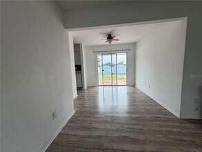 1767 Valencia Ave in Ormond Beach, FL - Foto de edificio - Building Photo