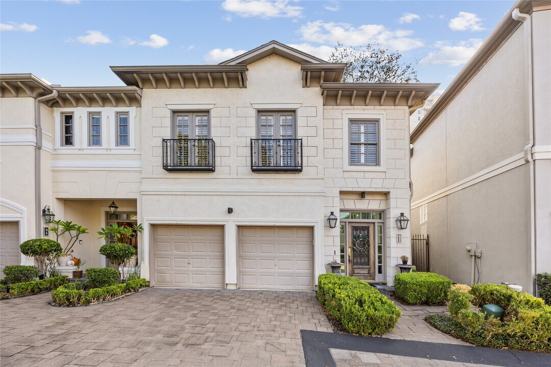 42 Milan Estates in Houston, TX - Building Photo