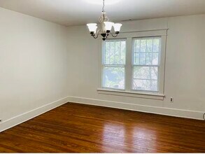 820 S Douglas Ave, Unit #B in Nashville, TN - Foto de edificio - Building Photo