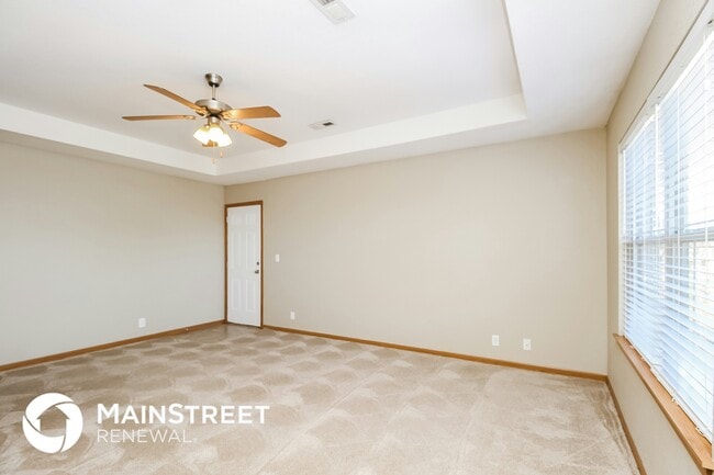 211 Golfview Dr in Pleasant Hill, MO - Building Photo - Building Photo