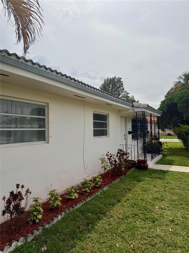 11201 NE 3rd Ave in Miami, FL - Building Photo - Building Photo