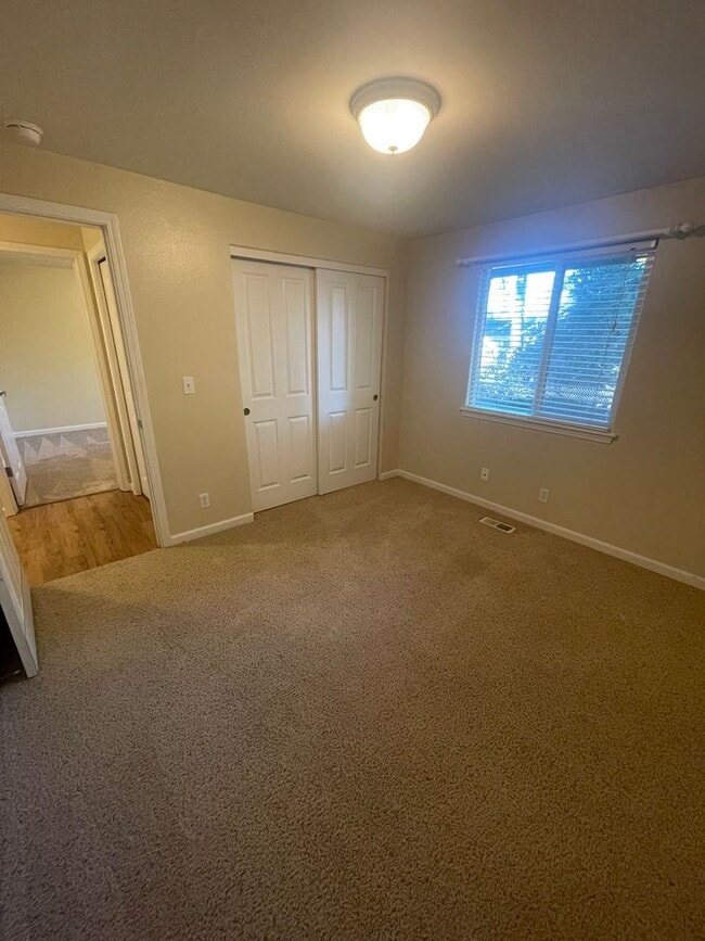 677 E Milton St in Lebanon, OR - Building Photo - Building Photo