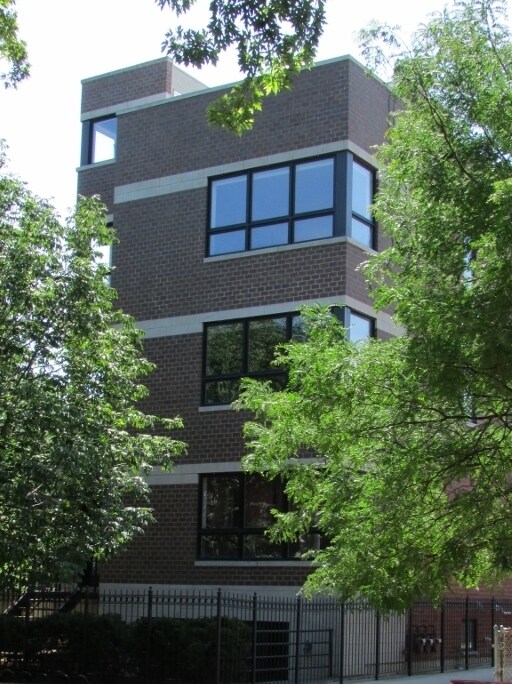 2531 W Moffat St Rentals in Chicago, IL