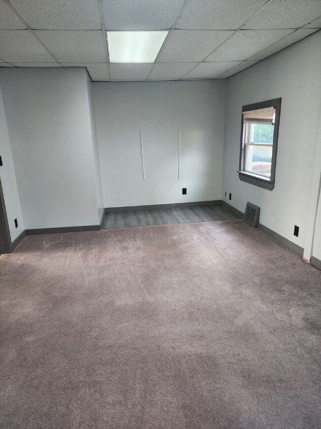 626 Cove Rd in Weirton, WV - Building Photo - Building Photo
