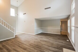 10862 Geist Woods Ln in Indianapolis, IN - Foto de edificio - Building Photo