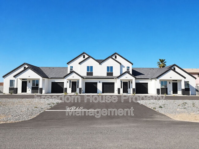 382 Erin St in Pahrump, NV - Building Photo - Building Photo